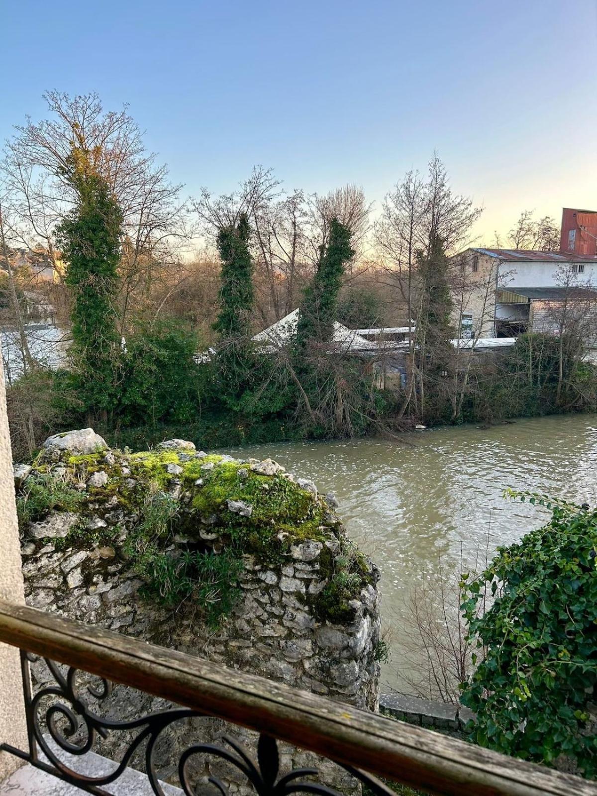 Muraille Du Chateau Avec Jacuzzi Nemours Exteriör bild